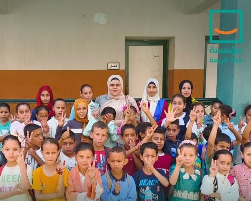 "حياة كريمة تدعم الأطفال بالمعرفة عبر قافلة المكتبة المتنقلة في قرية المهدية بالبحيرة"