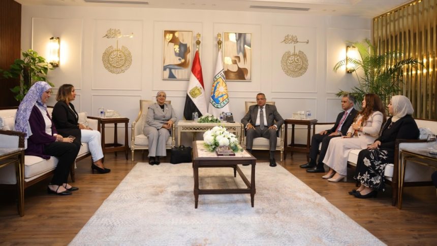 "رئيسة المجلس القومي للمرأة تبحث تعزيز التعاون مع محافظ جنوب سيناء لخدمة المرأة والتنمية"