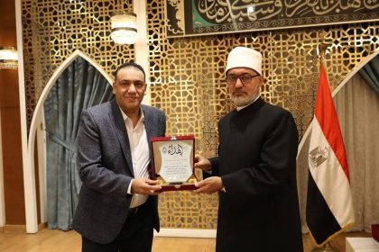"مفتي الجمهورية يكرّم رئيس الاتحاد العام لشباب العمال ويبحث تعزيز التعاون المشترك"