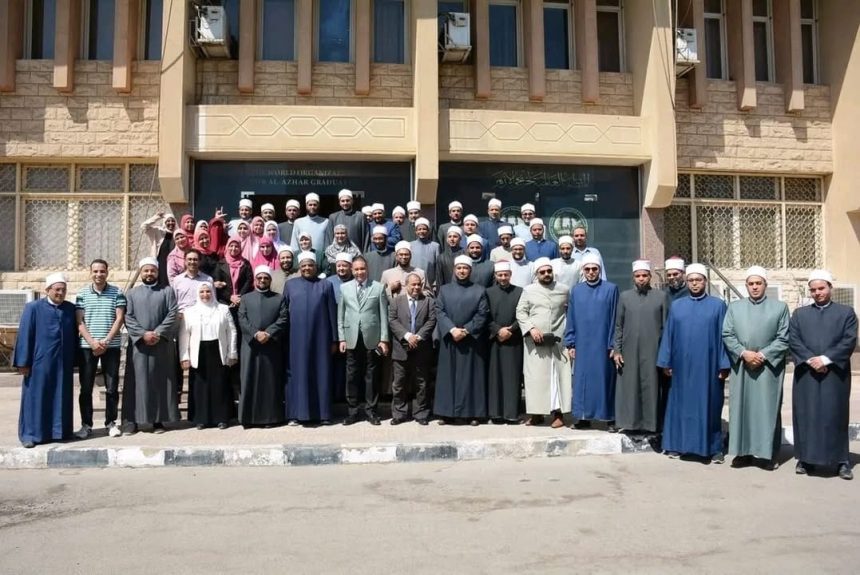 "القومي للأشخاص ذوي الإعاقة ومجمع البحوث الإسلامية يطلقان دورة الدعاة بلغة الإشارة بالأزهر"