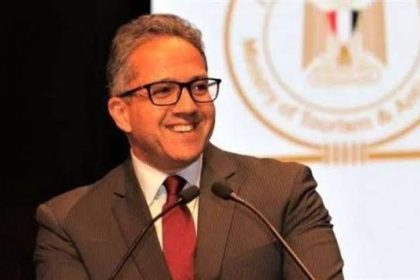 "المنظمة العربية لحقوق الإنسان تهنئ مصر بفوز الدكتور خالد العناني بقيادة اليونسكو"