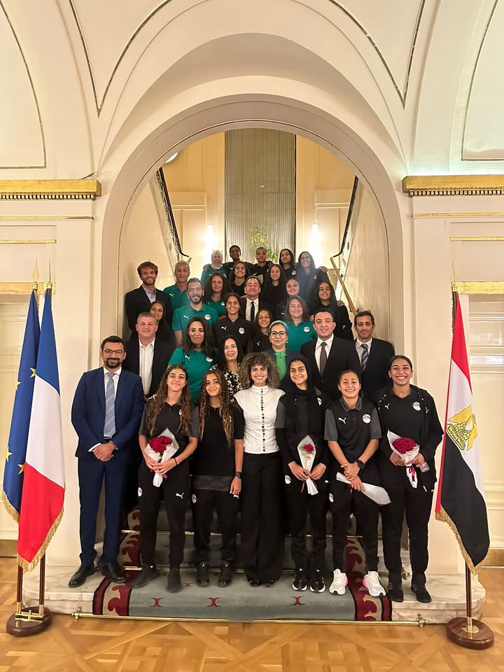 المجلس القومي للمرأة يحتفي بإنجاز منتخب الناشئات لكرة القدم بالسفارة الفرنسية مع المستشارة أمل عمار