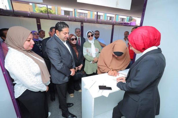 نائب محافظ بني سويف يشيد بمبادرة "تحويشة في بنك" وجهود المجلس القومي للمرأة لتمكين السيدات اقتصاديًا