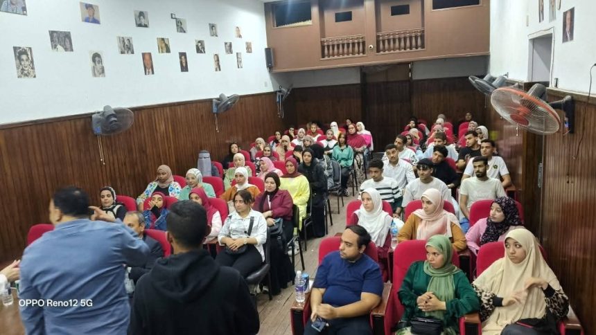 "الاتحاد العام لشباب العمال ينظم ندوة للجنة العلوم والثقافة بمشاركة واسعة من الشباب"