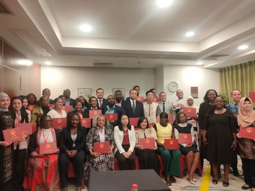 "حياة كريمة تُنير القرى بالخدمات الأساسية وتُحسّن جودة الحياة للمواطنين"